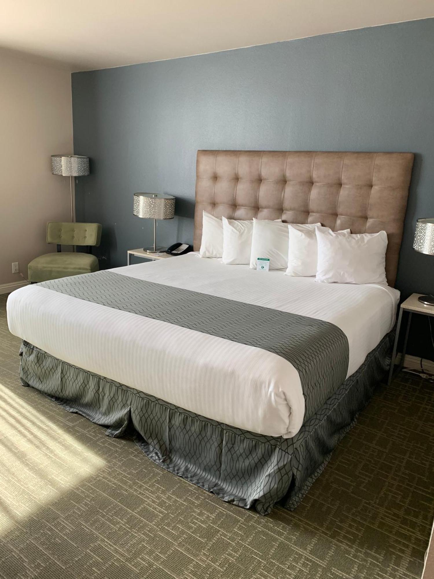 Redac Gateway Hotel Torrance Pokoj fotografie